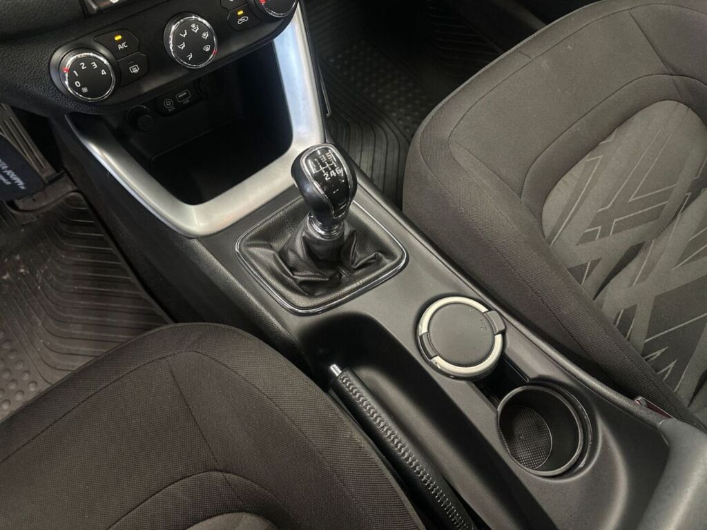 Kia Ceed 2016 Ruskea (beige)