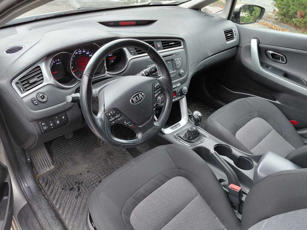 Kia Ceed 2016 Hopea