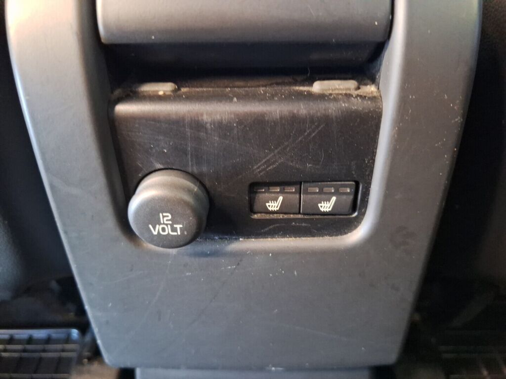 Volvo XC60 2016 Punainen