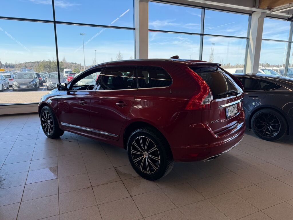 Volvo XC60 2016 Punainen