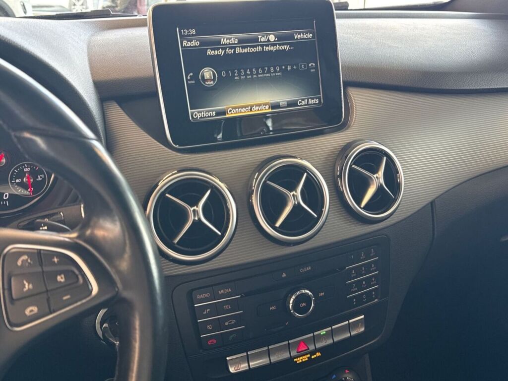 Mercedes-Benz B 2016 Valkoinen