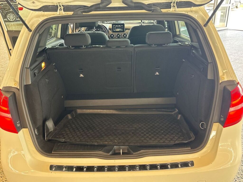 Mercedes-Benz B 2016 Valkoinen