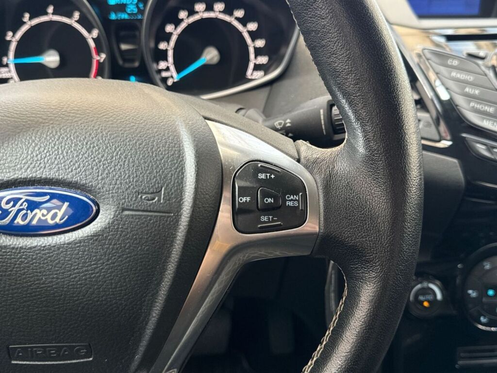 Ford Fiesta 2016 Punainen