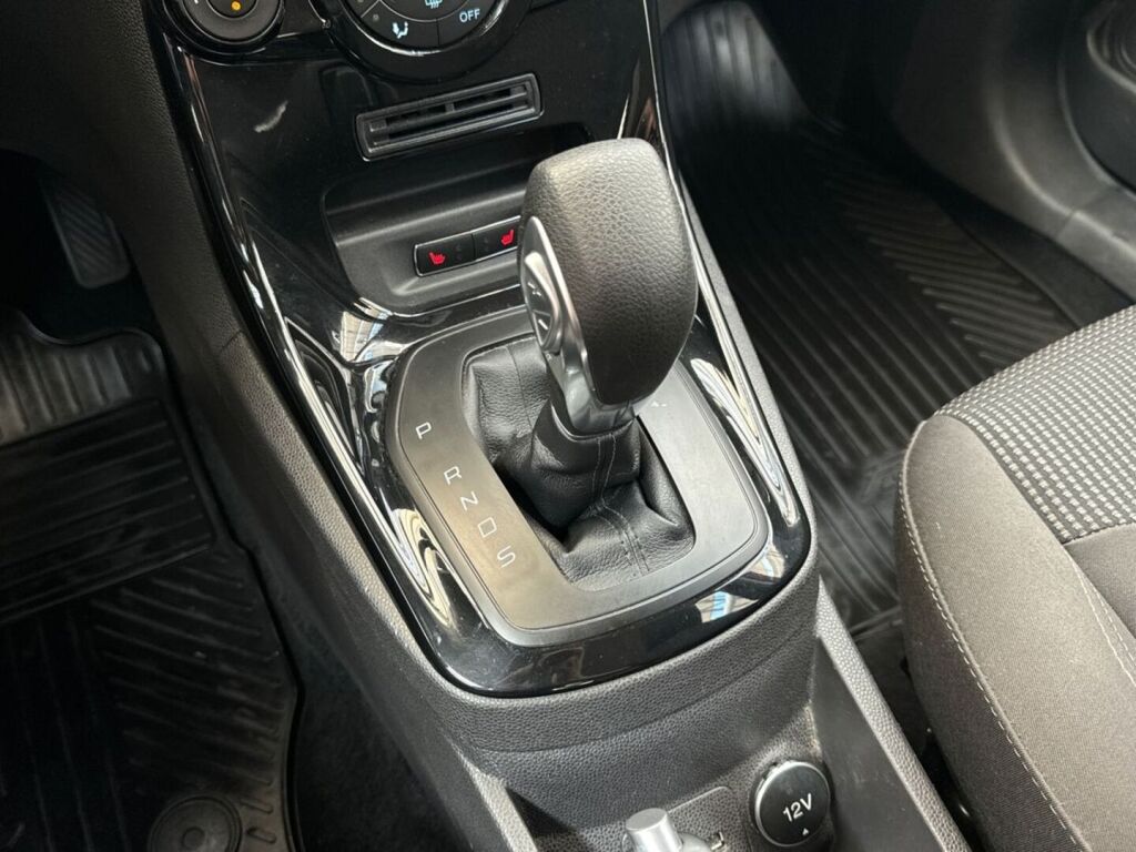 Ford Fiesta 2016 Punainen