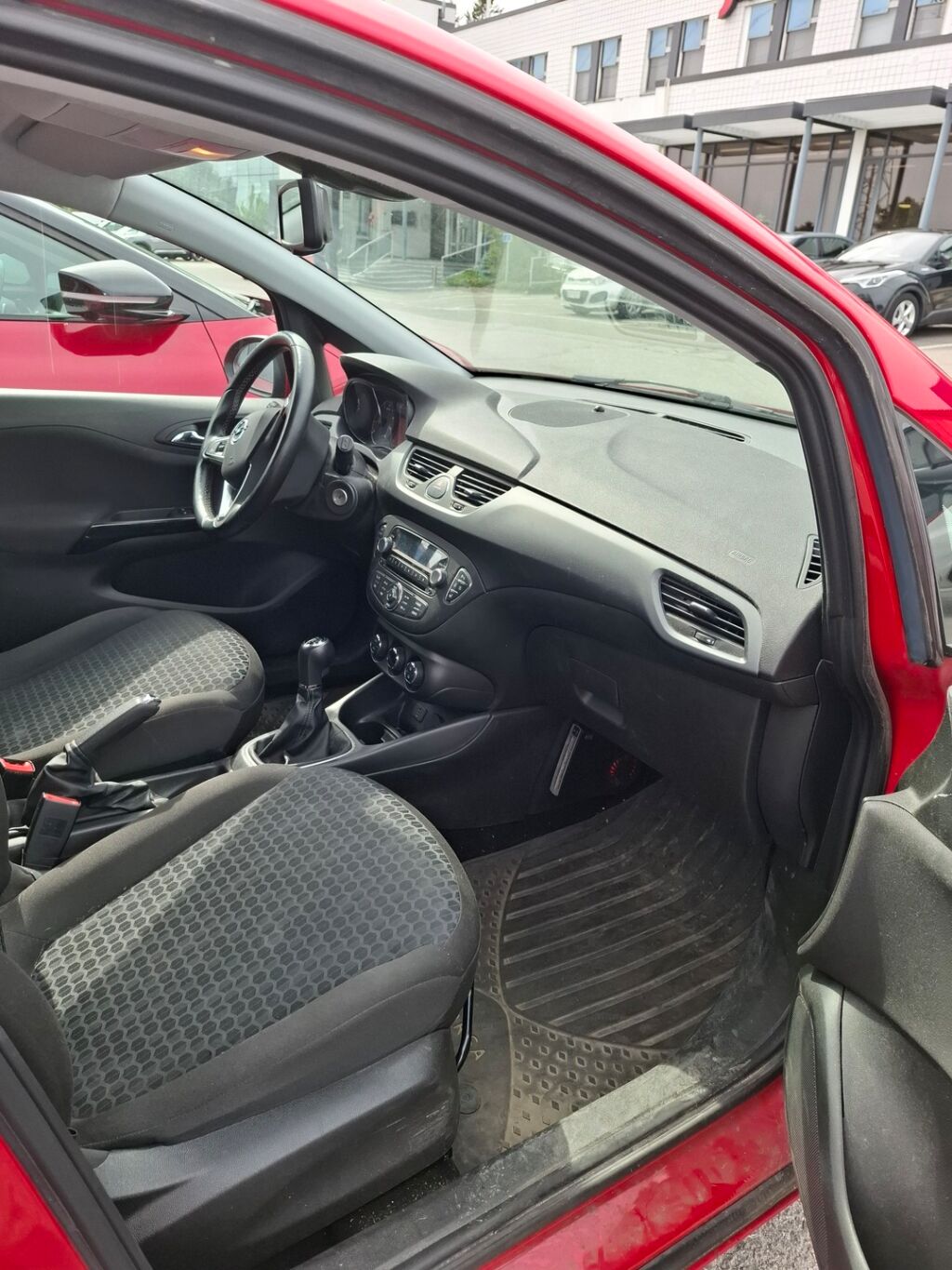 Opel Corsa 2016 Punainen