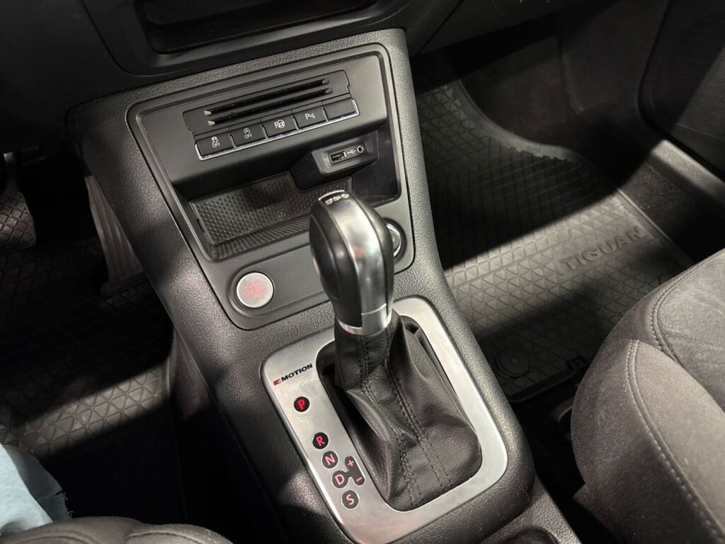 Volkswagen Tiguan 2015 Musta
