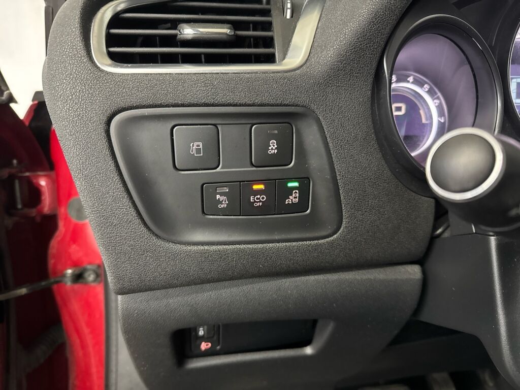 Citroen C4 2016 Punainen