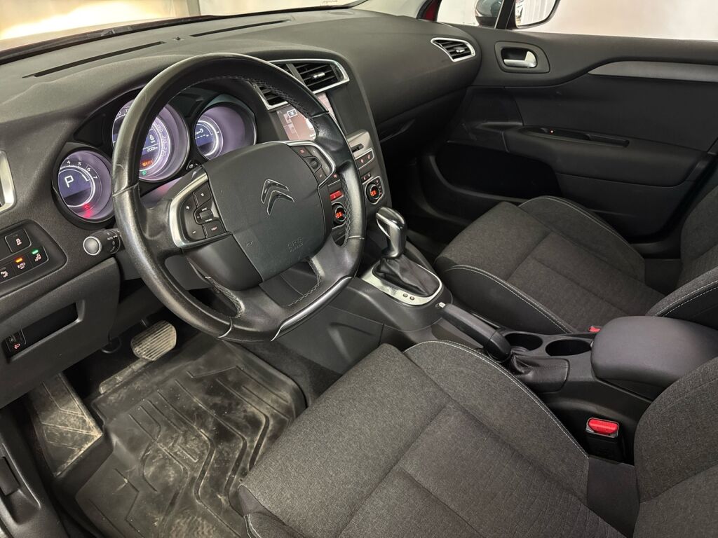 Citroen C4 2016 Punainen