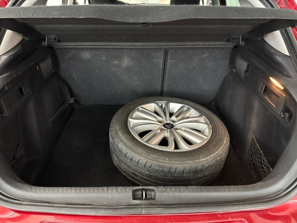 Citroen C4 2016 Punainen