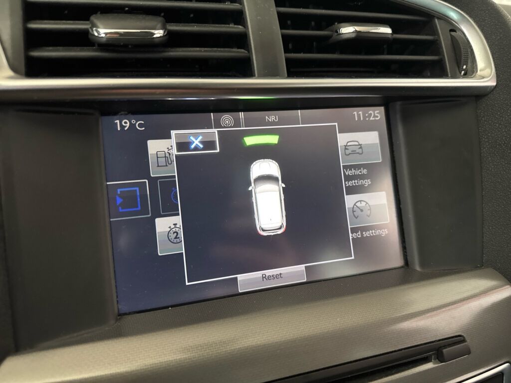 Citroen C4 2016 Punainen