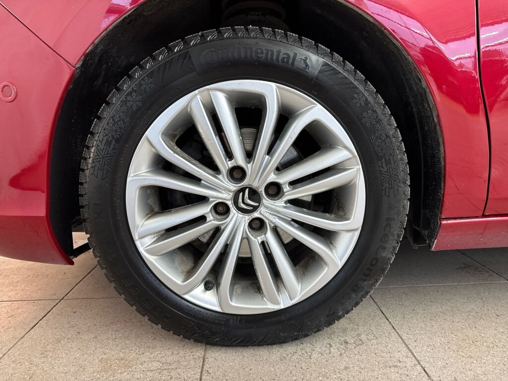 Citroen C4 2016 Punainen