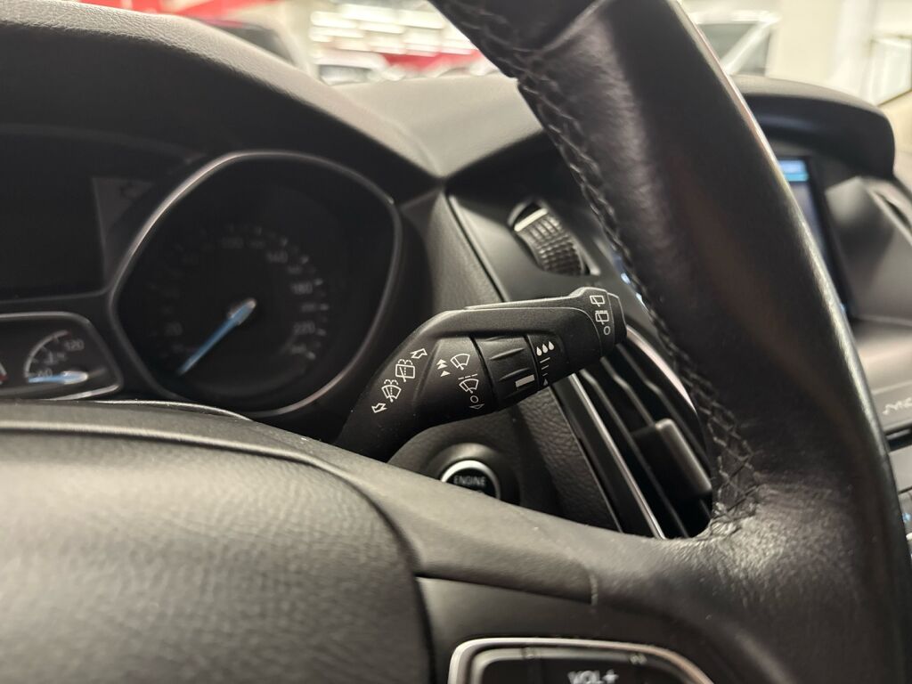 Ford Focus 2015 Harmaa