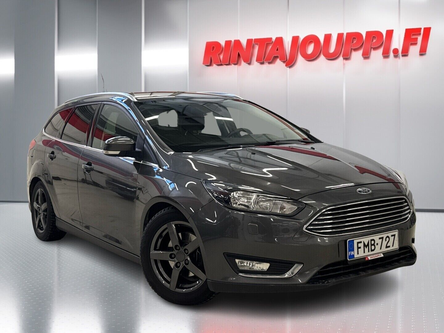 Harmaa Ford Focus