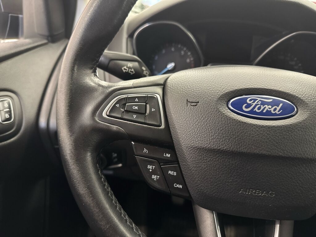 Ford Focus 2015 Harmaa