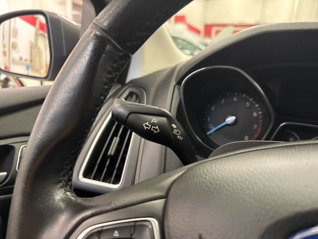 Ford Focus 2015 Harmaa