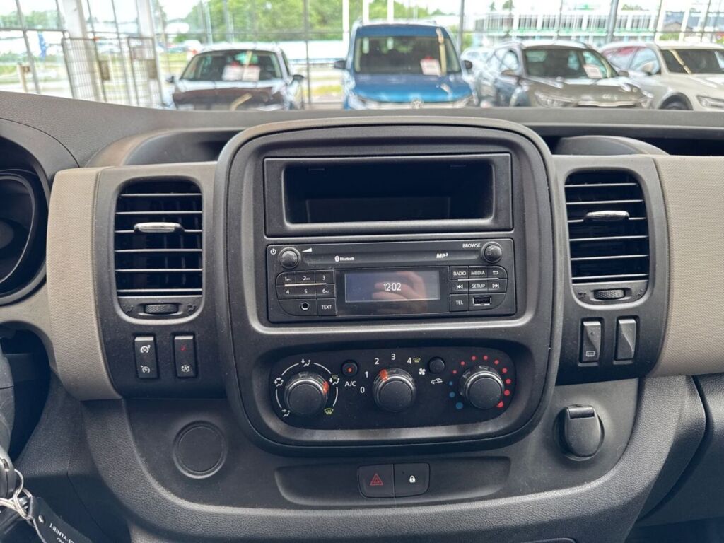Renault Trafic 2016 Valkoinen