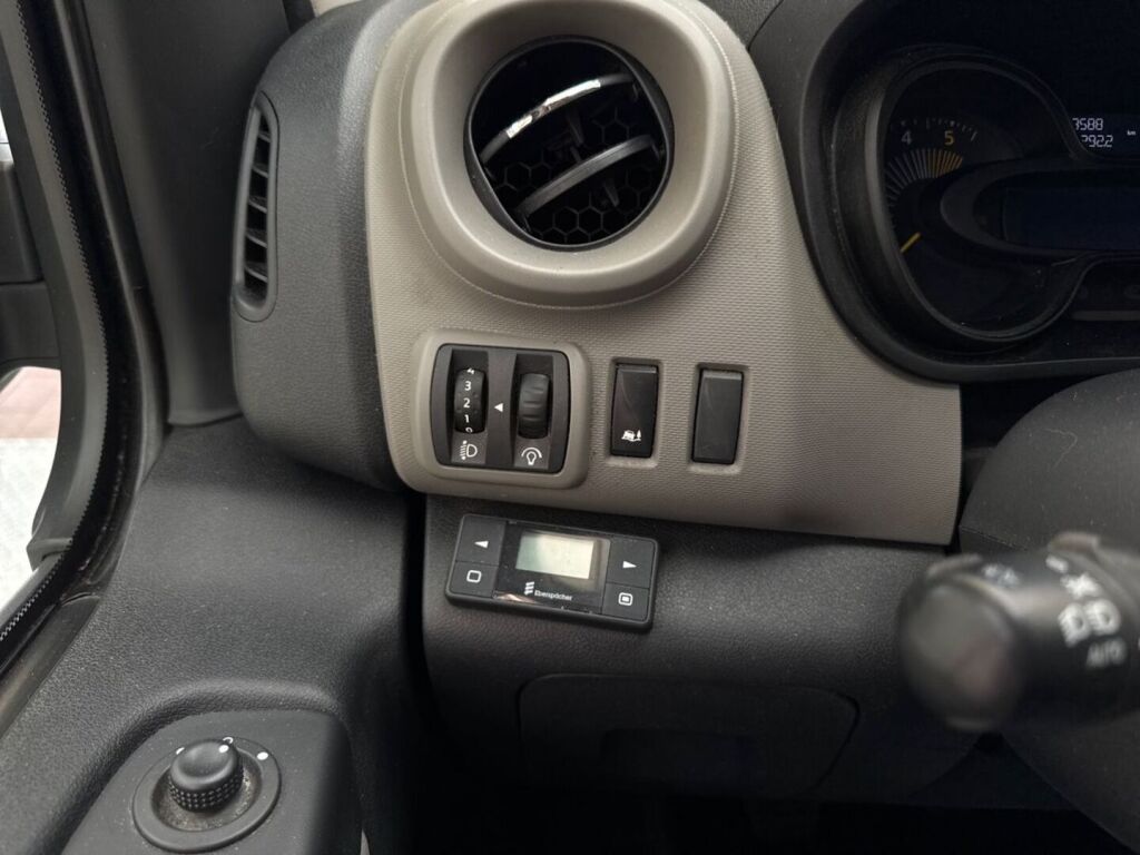 Renault Trafic 2016 Valkoinen