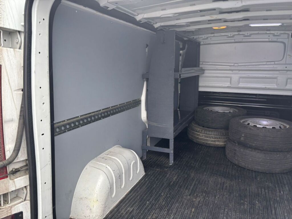 Renault Trafic 2016 Valkoinen