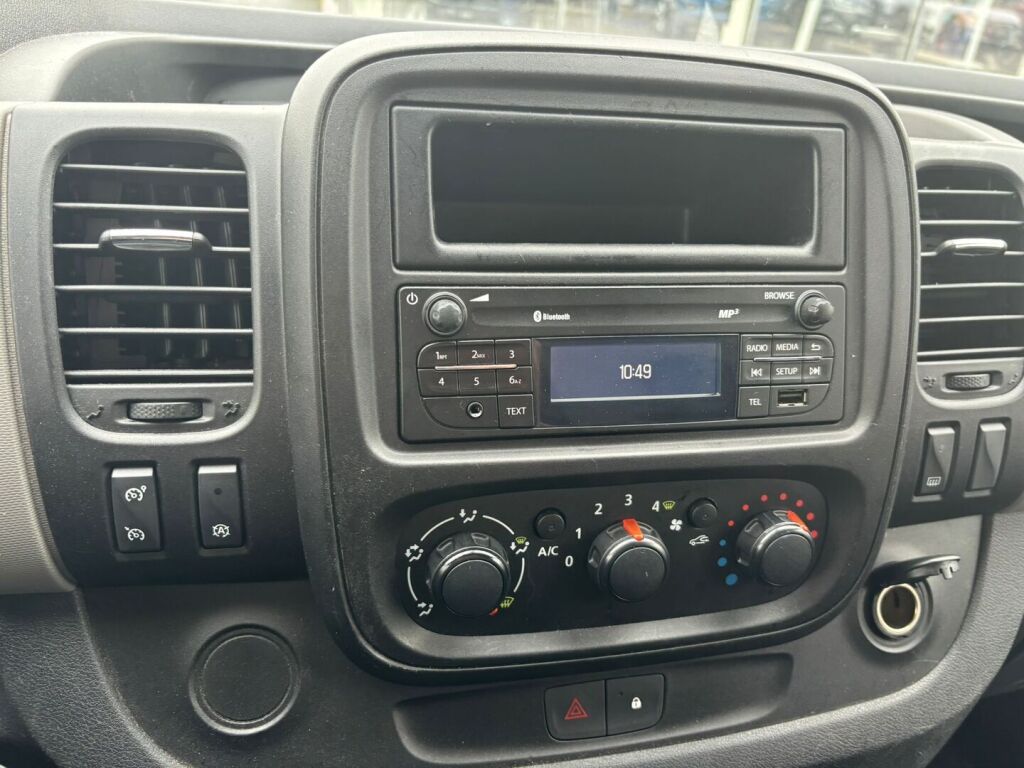 Renault Trafic 2016 Valkoinen