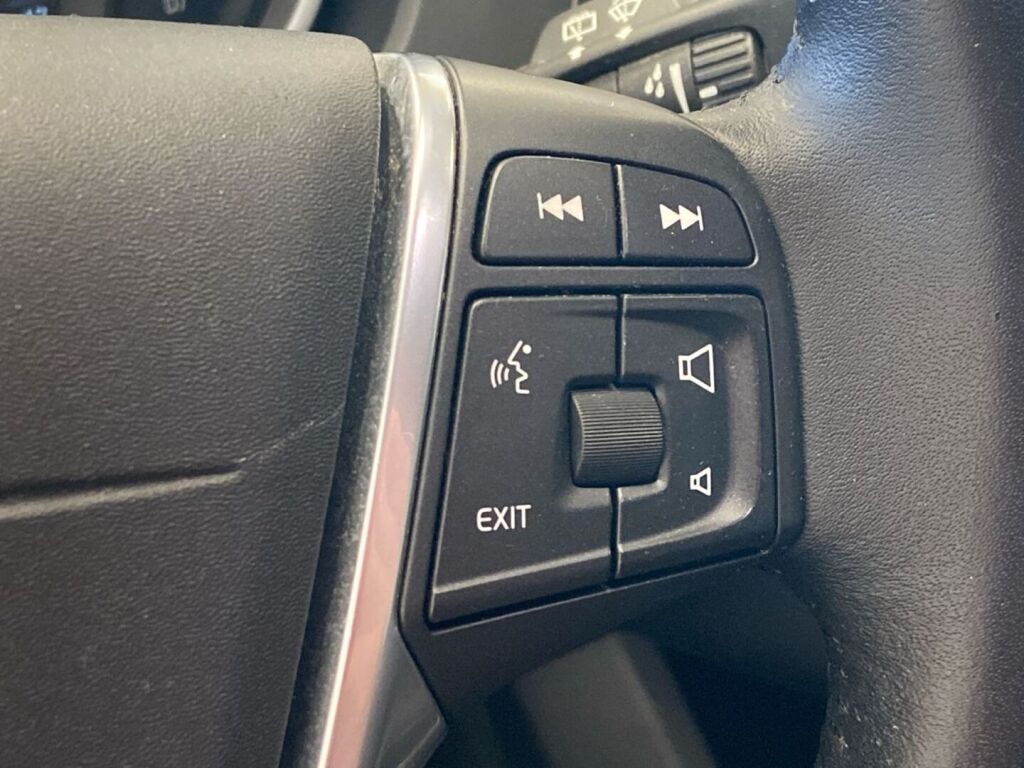 Volvo V40 Cross Country 2016 Valkoinen