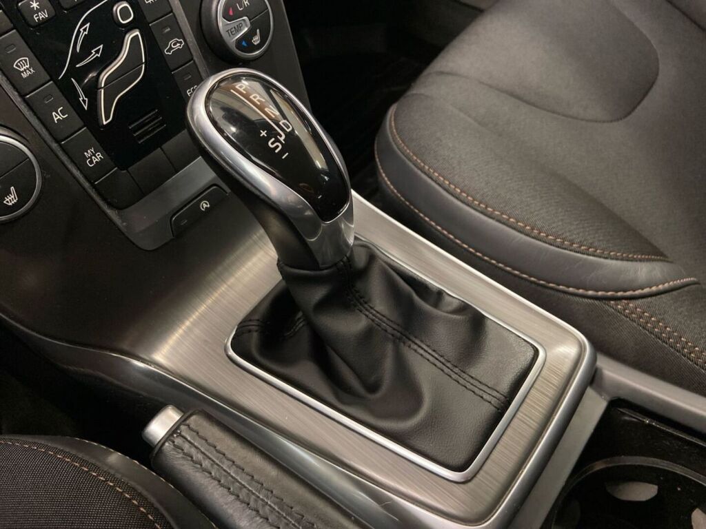 Volvo V40 Cross Country 2016 Valkoinen