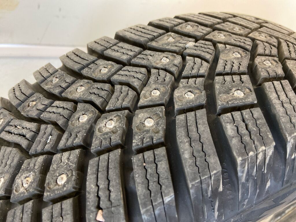 Volkswagen Polo 2015 Punainen