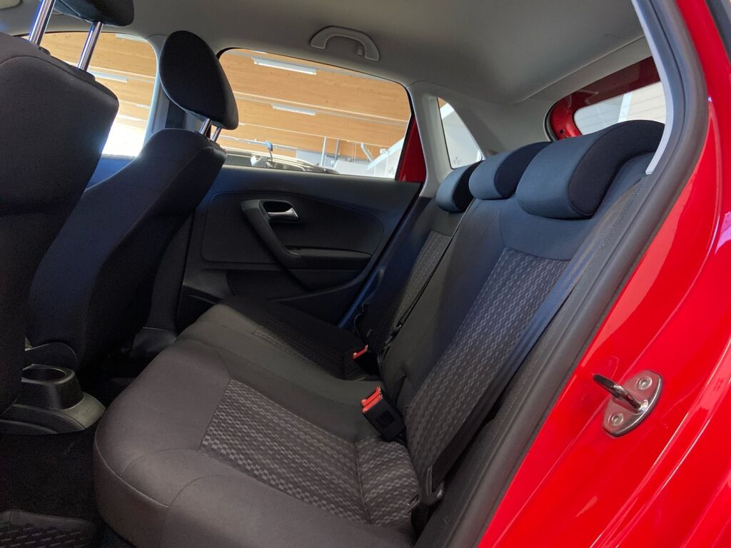 Volkswagen Polo 2015 Punainen