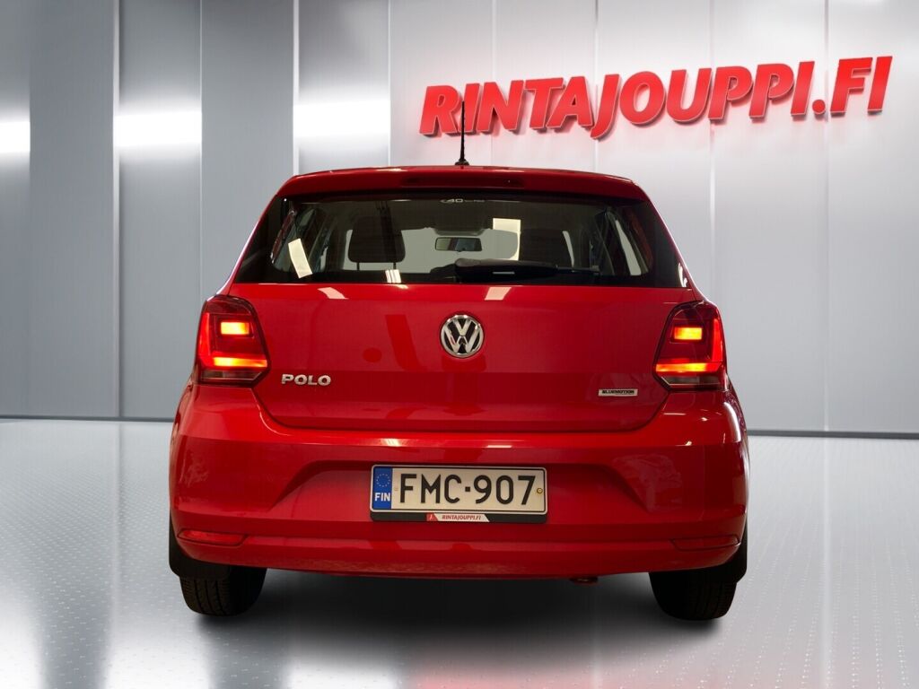 Volkswagen Polo 2015 Punainen