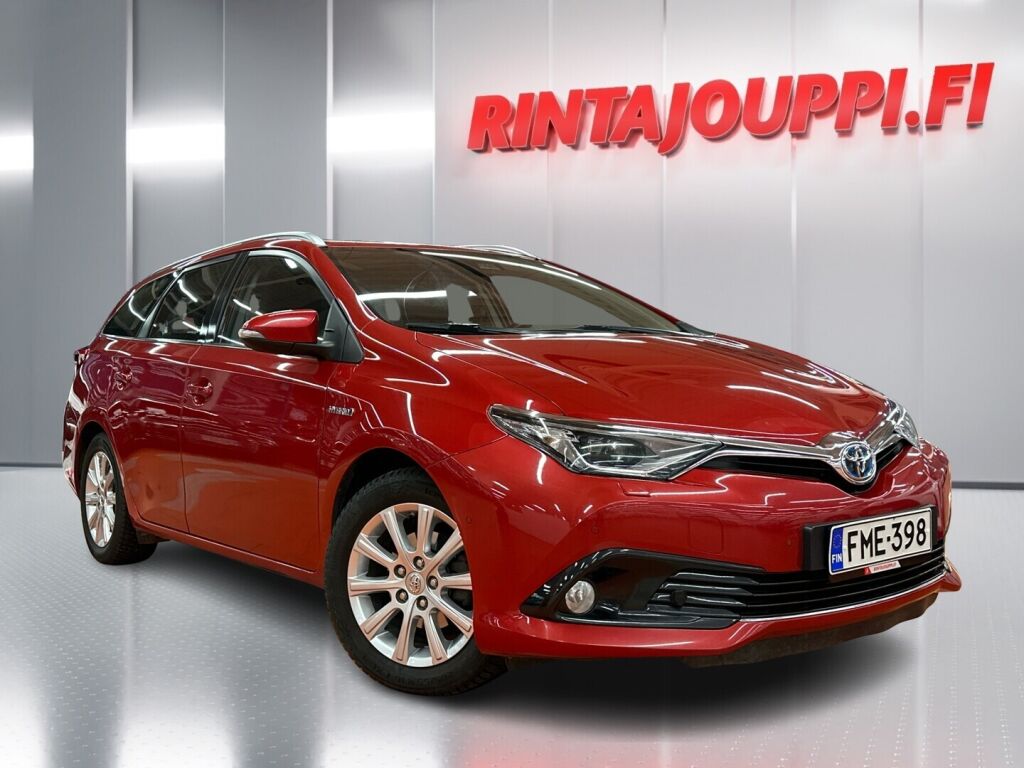 Toyota Auris 2016 Punainen