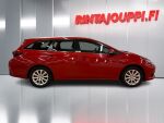 Toyota Auris 2016 Punainen