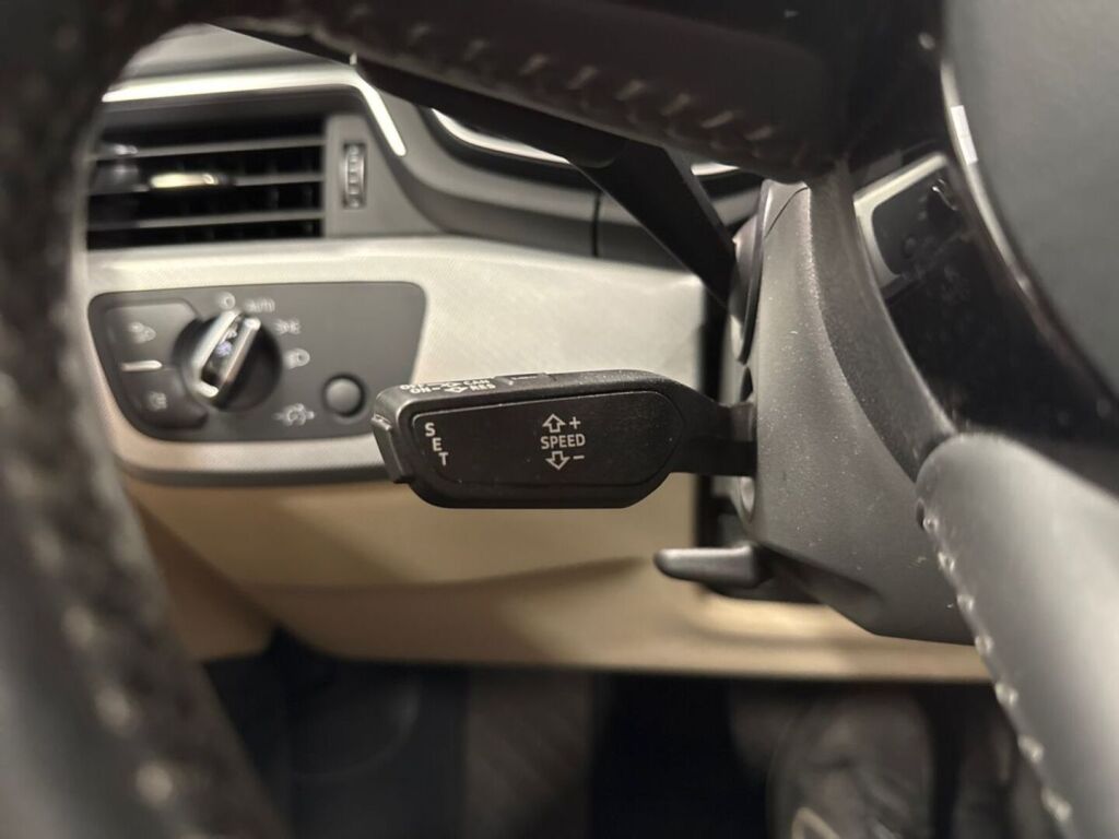 Audi A4 2016 Musta