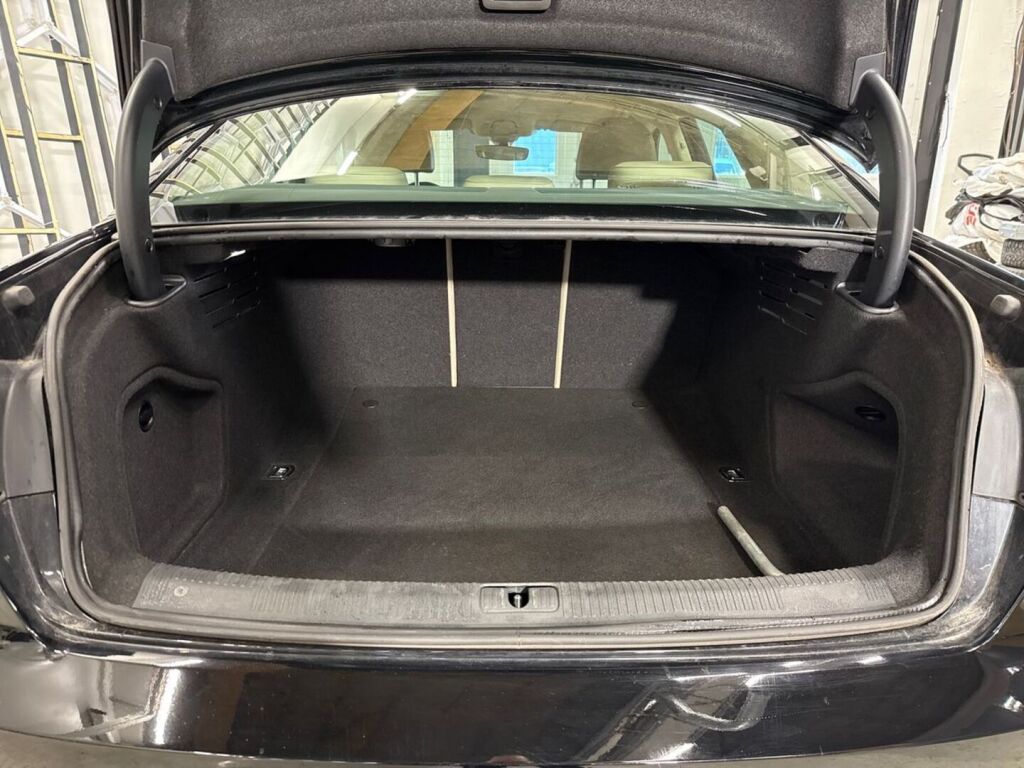 Audi A4 2016 Musta