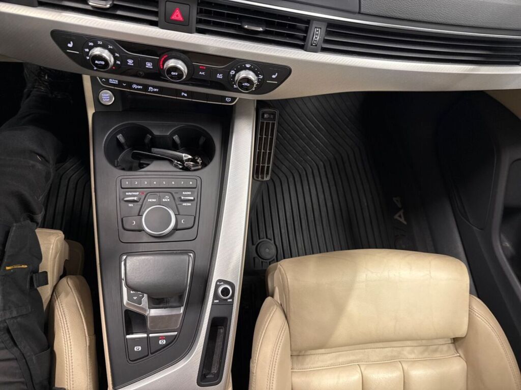 Audi A4 2016 Musta