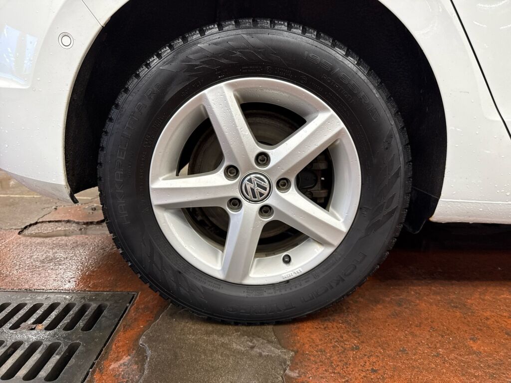 Volkswagen Golf Sportsvan 2016 Valkoinen