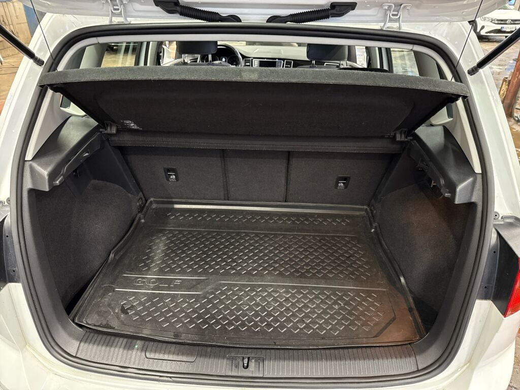 Volkswagen Golf Sportsvan 2016 Valkoinen