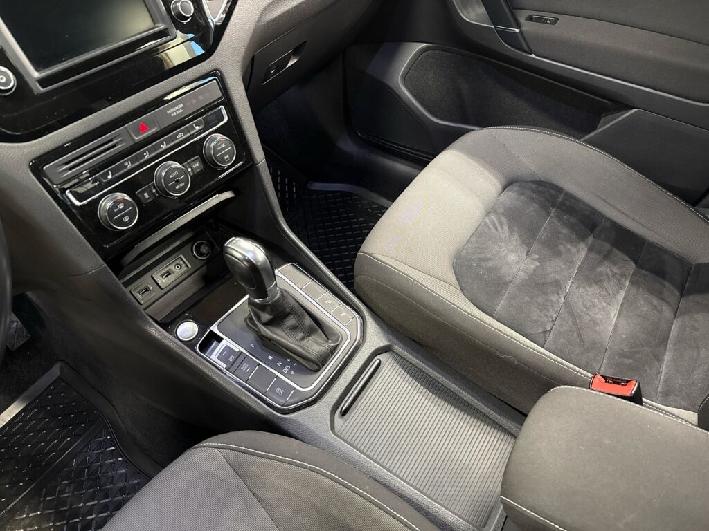 Volkswagen Golf Sportsvan 2016 Valkoinen