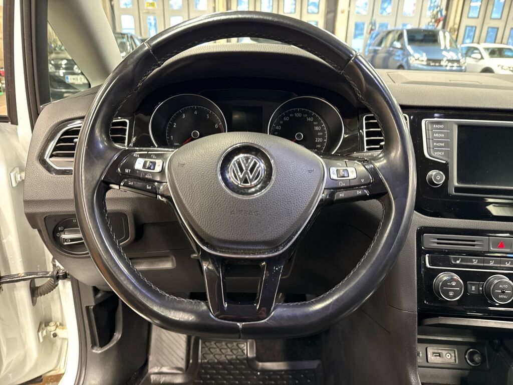 Volkswagen Golf Sportsvan 2016 Valkoinen