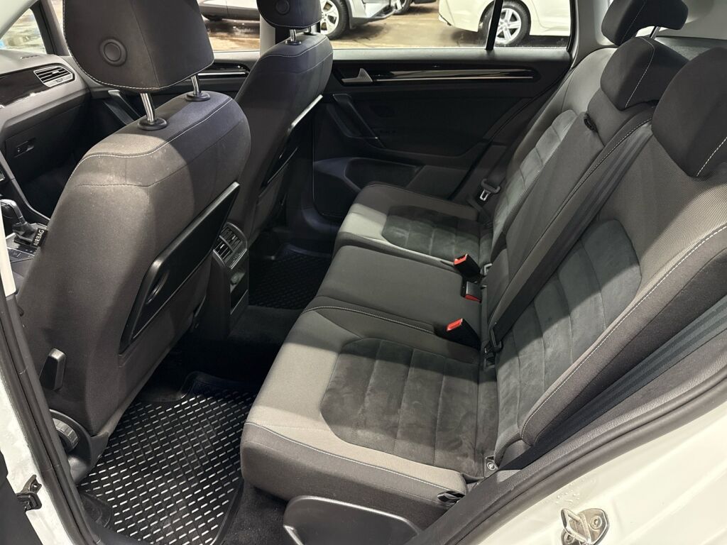 Volkswagen Golf Sportsvan 2016 Valkoinen