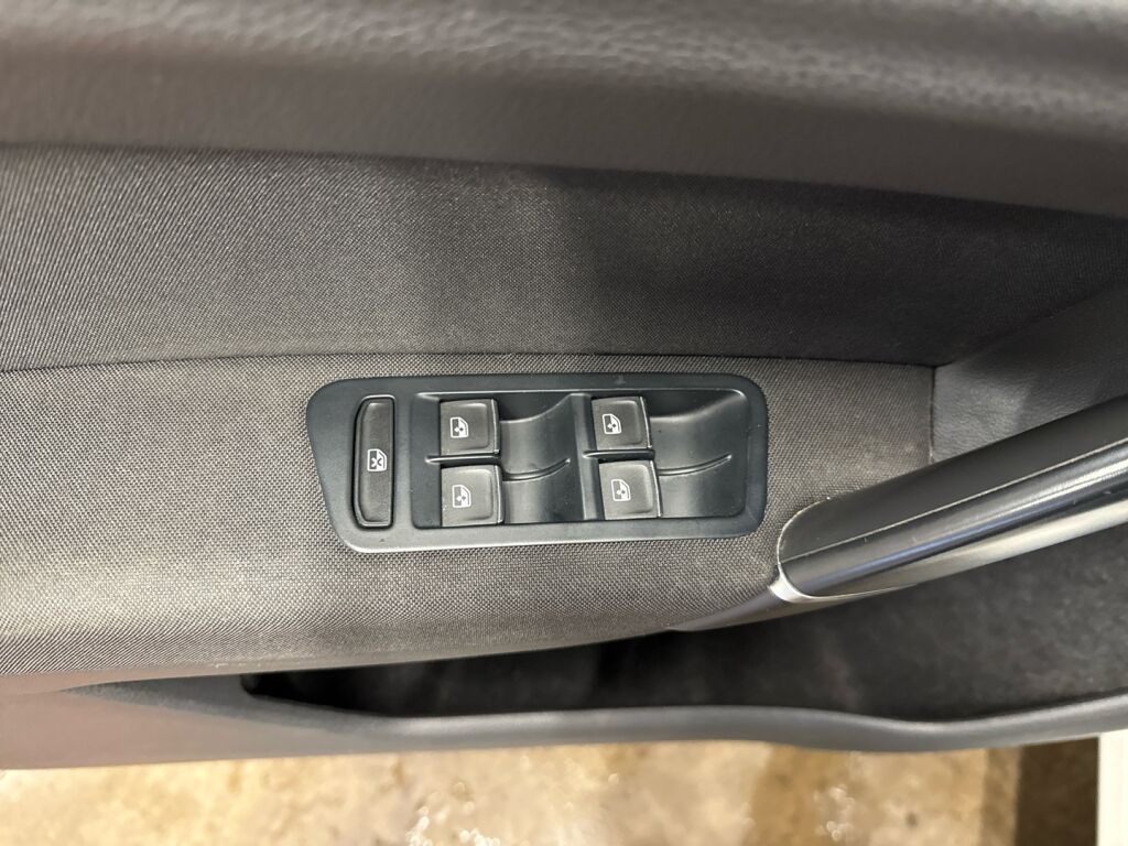 Volkswagen Golf Sportsvan 2016 Valkoinen