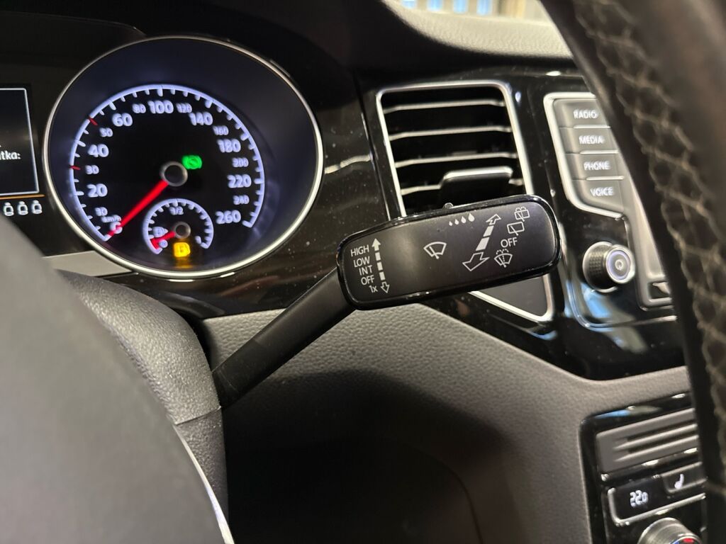 Volkswagen Golf Sportsvan 2016 Valkoinen