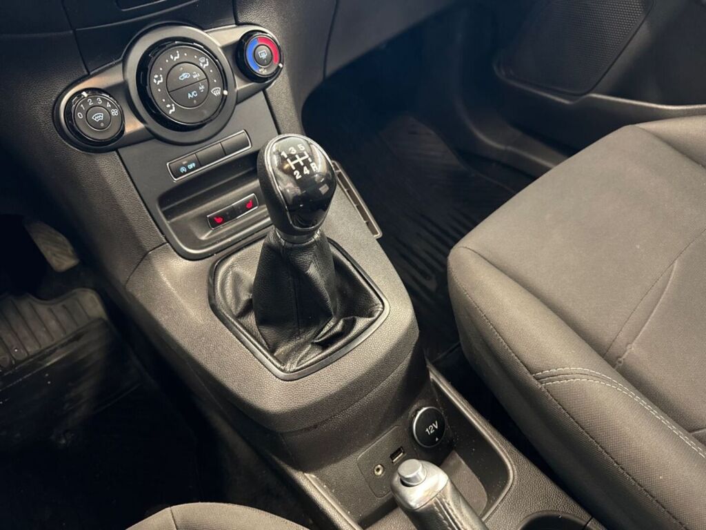 Ford Fiesta 2016 Sininen