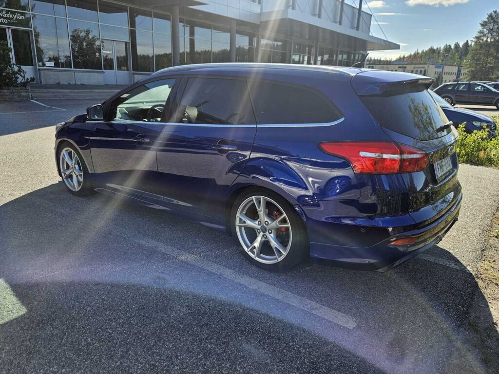 Ford Focus 2016 Sininen