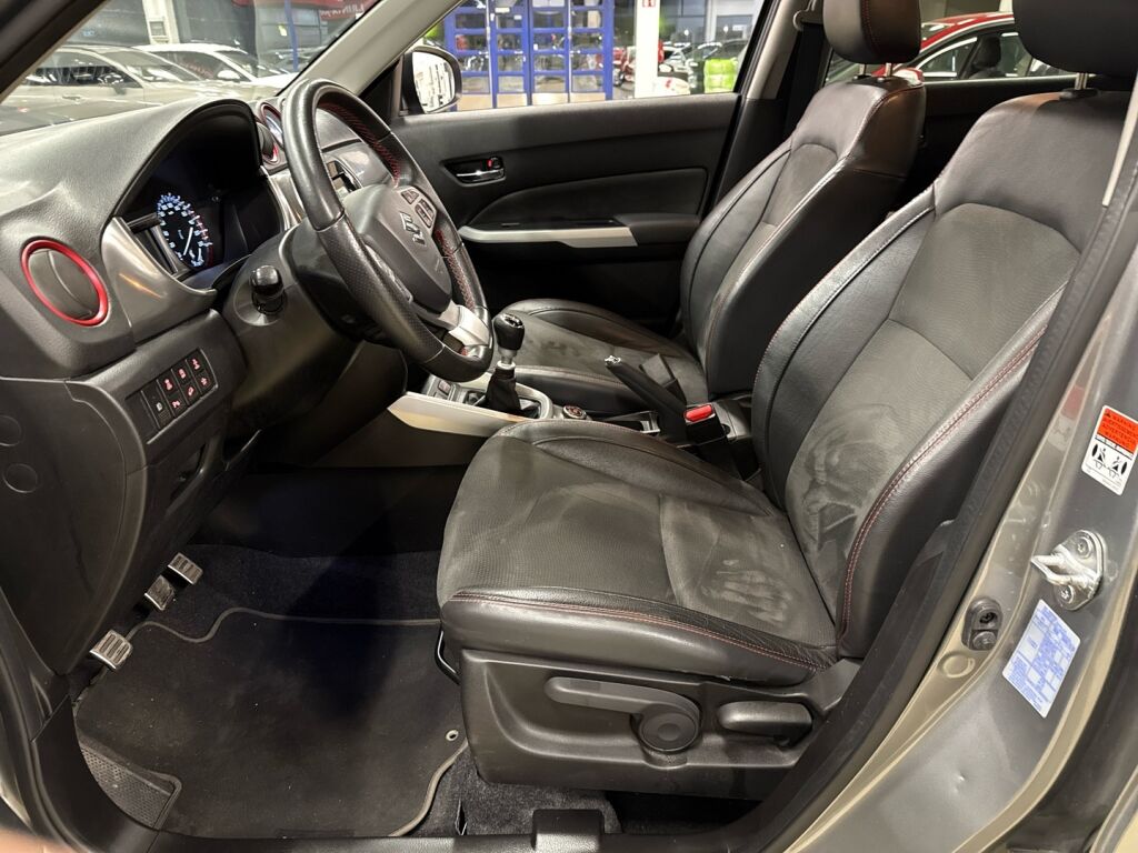 Suzuki Vitara 2016 Harmaa
