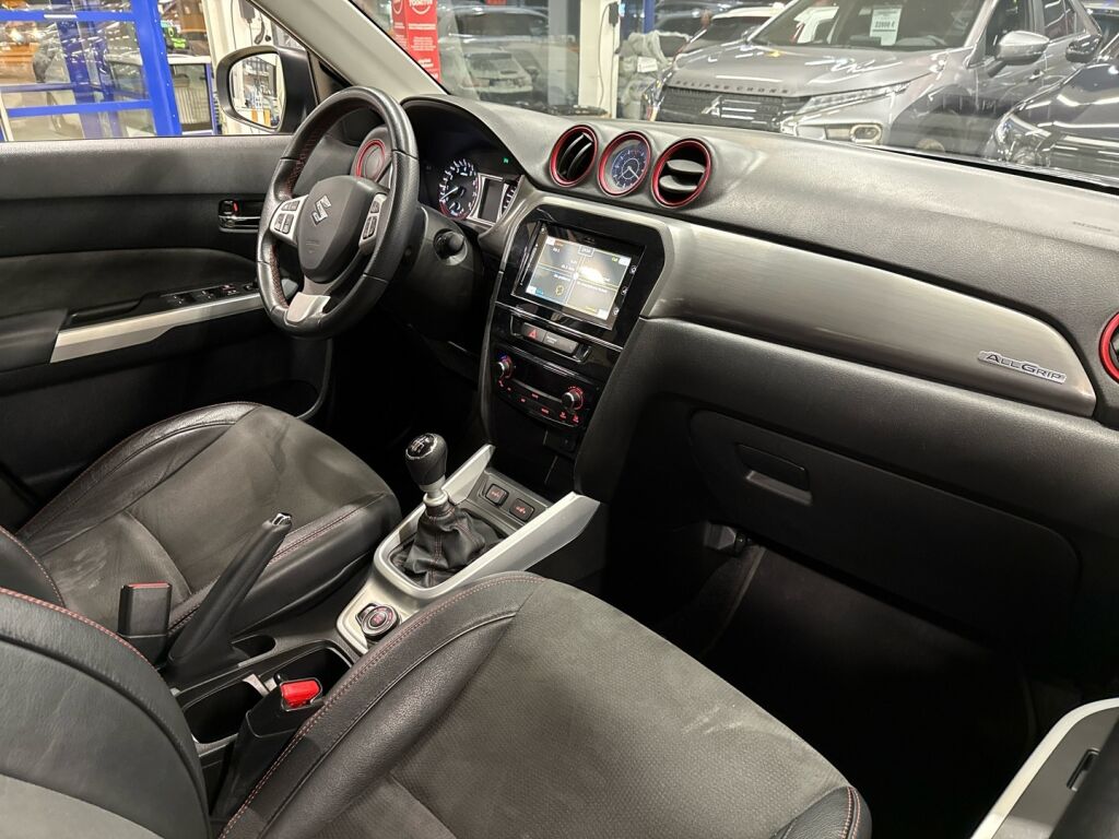 Suzuki Vitara 2016 Harmaa