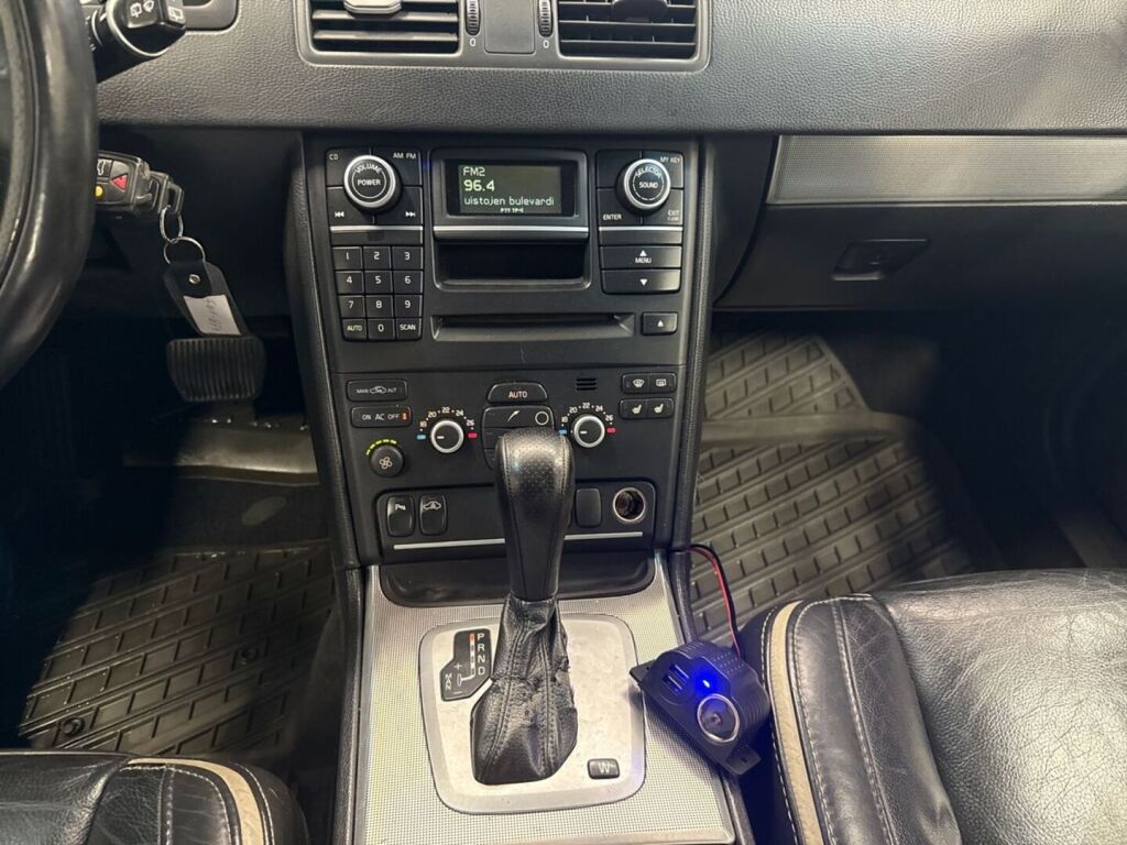Volvo XC90 2008 Musta
