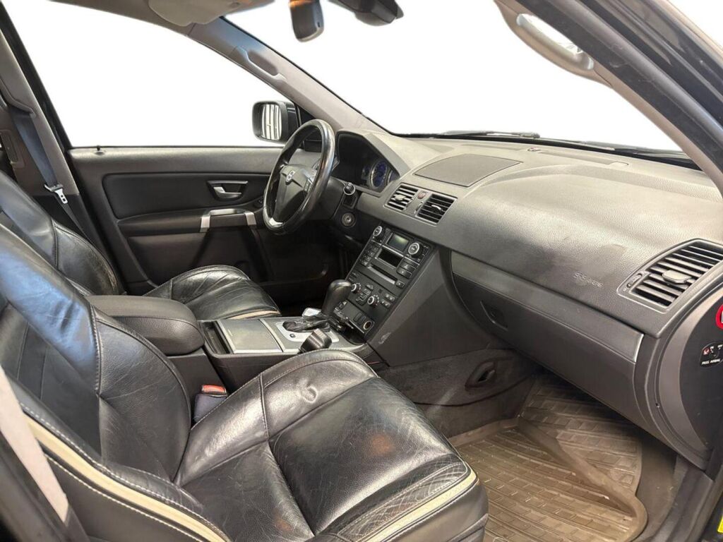 Volvo XC90 2008 Musta