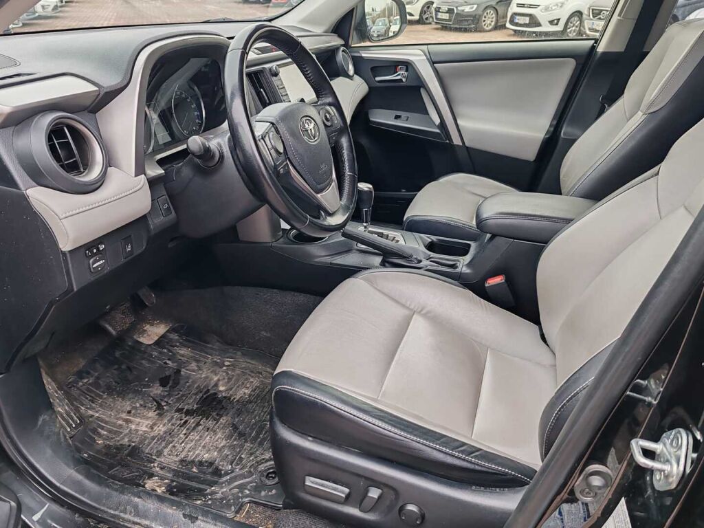Toyota RAV4 2016 Musta