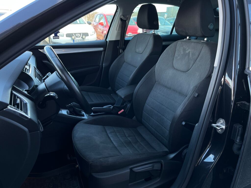 Skoda Octavia 2016 Musta