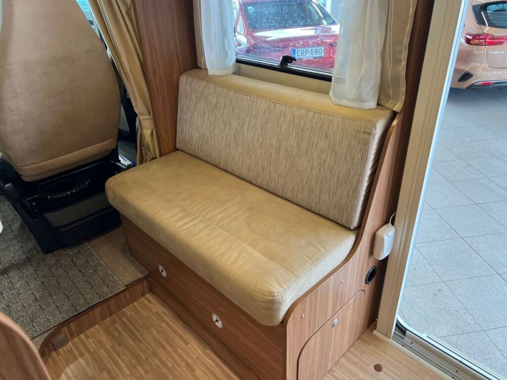Capron T448 2016 Valkoinen