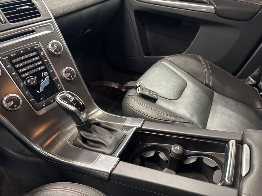 Volvo XC60 2016 Harmaa